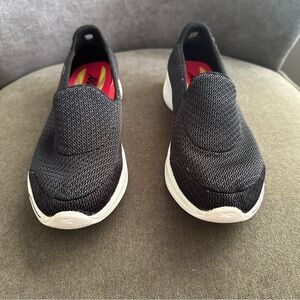 Skechers Slip-On Go Walk Goga Max Shoes Size 7.5 Women’s